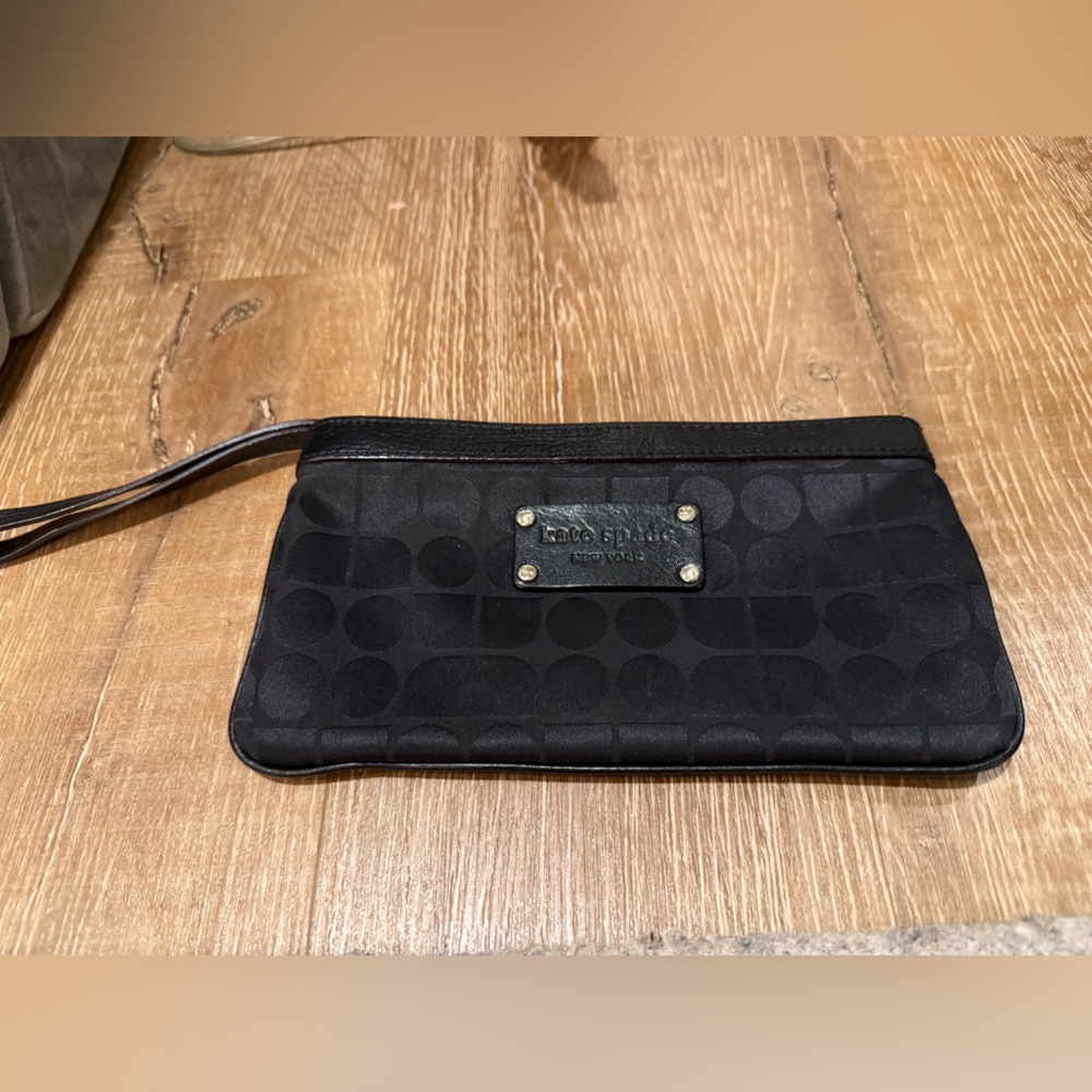 Black Kate Spade wristlet